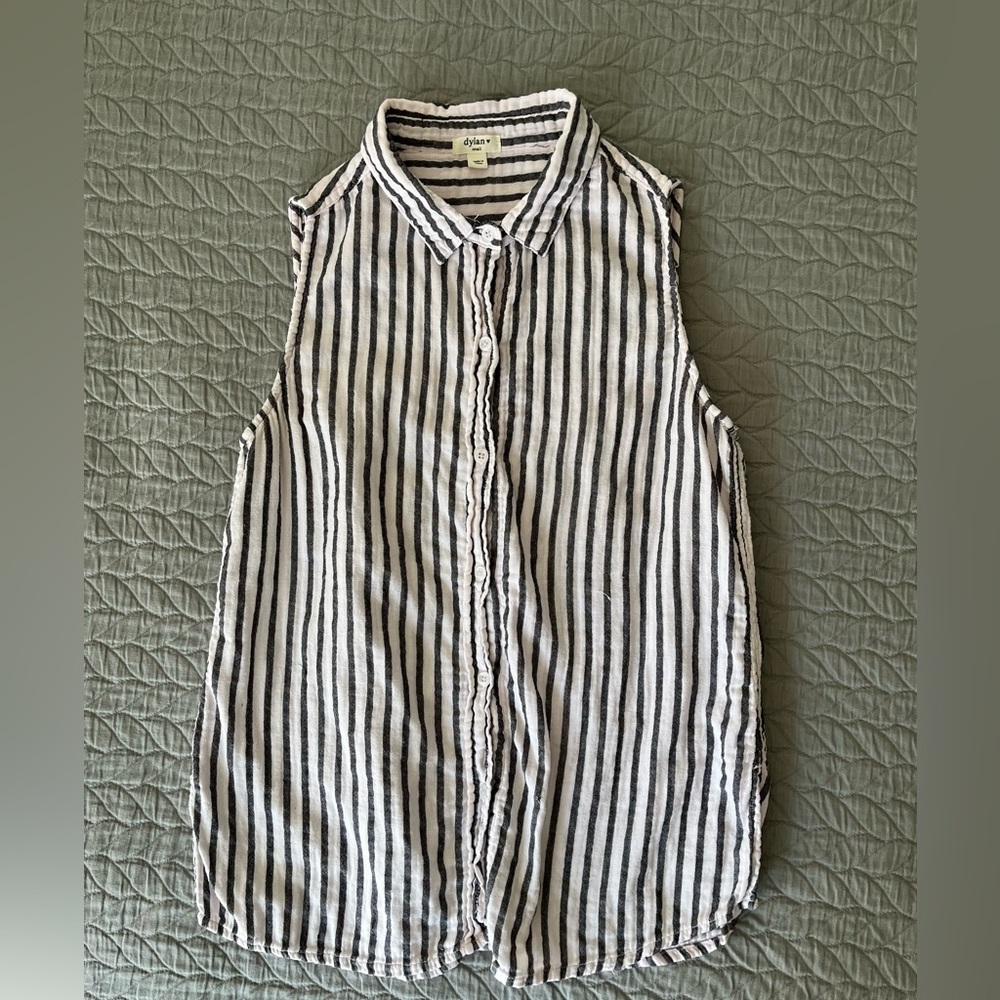 100% Cotton Dylan Women’s Sleeveless Button Down Top Size Small